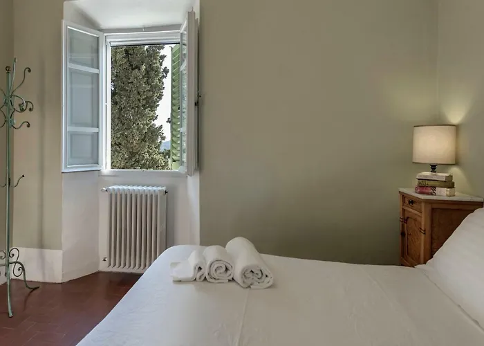 Tenuta Di Capezzana Nocleg ze śniadaniem *